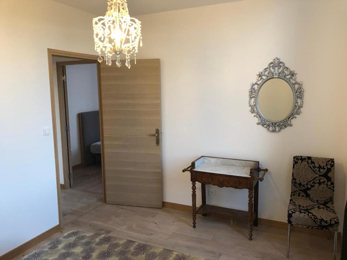 Chambres au Château du Mouillat Saint-Clair-de-la-Tour Extérieur photo