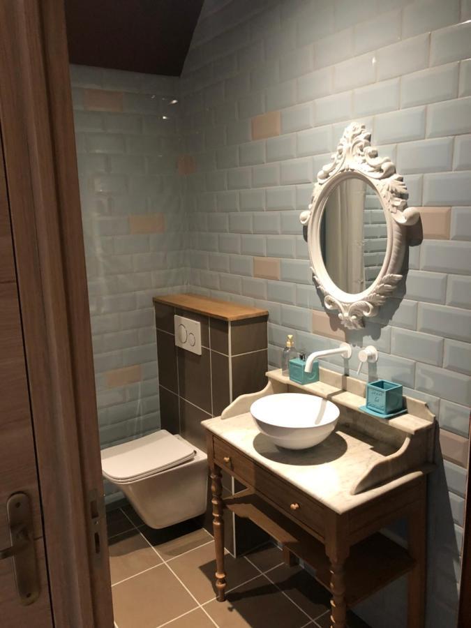 Chambres au Château du Mouillat Saint-Clair-de-la-Tour Extérieur photo