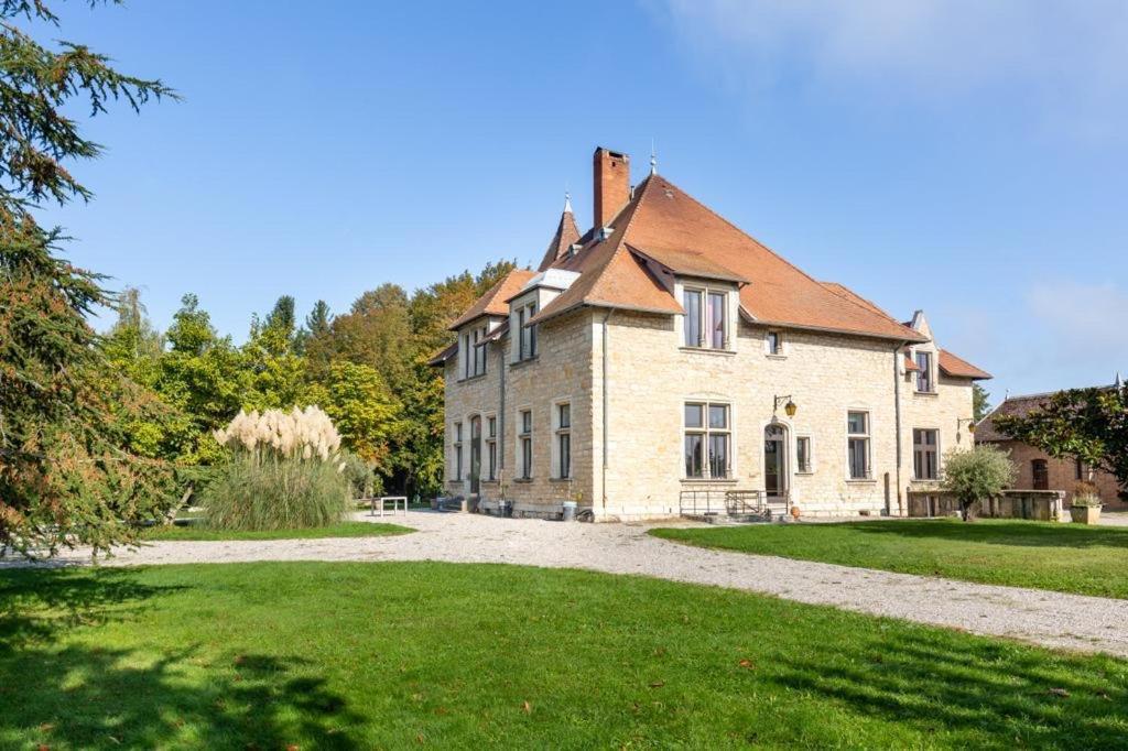 Chambres au Château du Mouillat Saint-Clair-de-la-Tour Extérieur photo