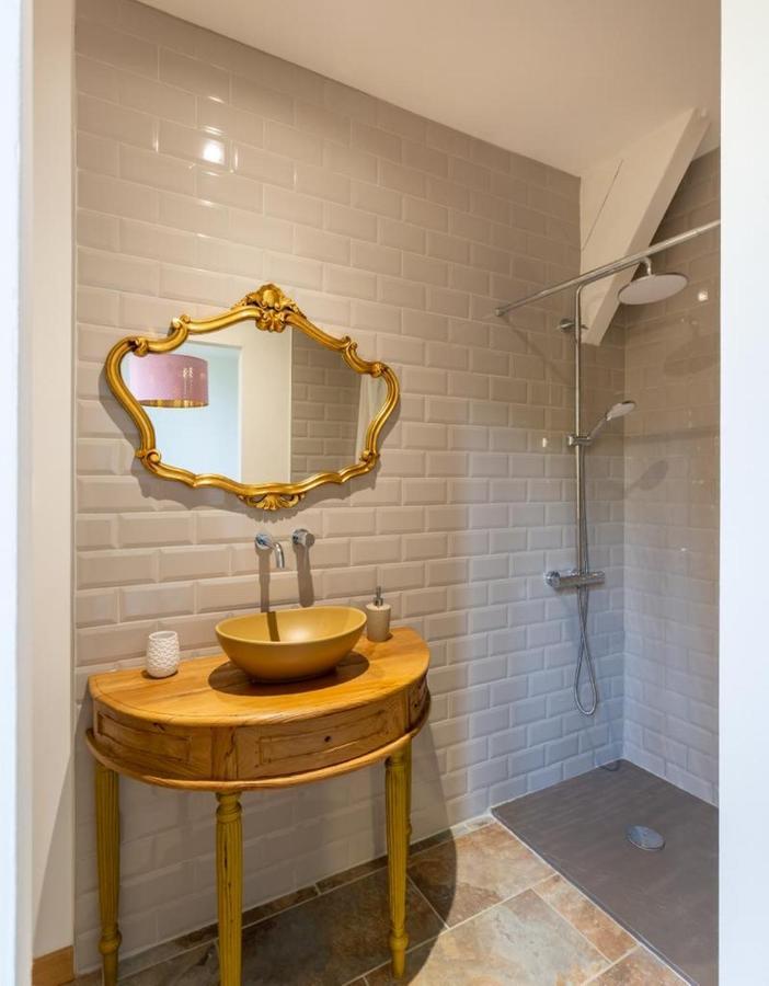 Chambres au Château du Mouillat Saint-Clair-de-la-Tour Extérieur photo
